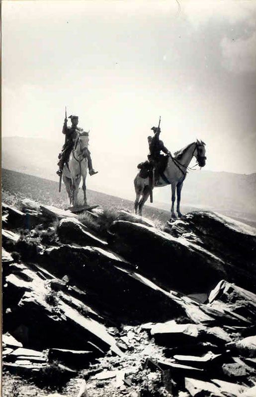 LA GUARDIA CIVIL Y BLANCA (15)