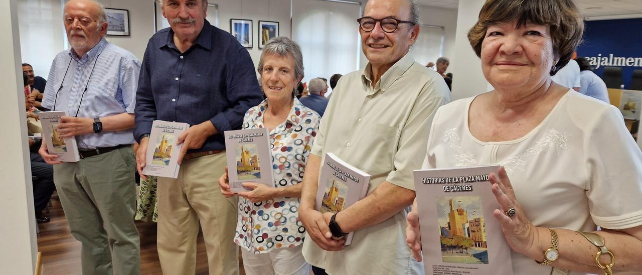 HISTORIAS DE LA PLAZA MAYOR DE CÁCERES