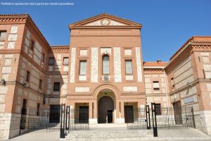 APERTURA DE LA PUERTA DEL CONVENTO DE LAS CARMELITAS DESCALZAS DEL CERRO DE LOS ÁNGELES