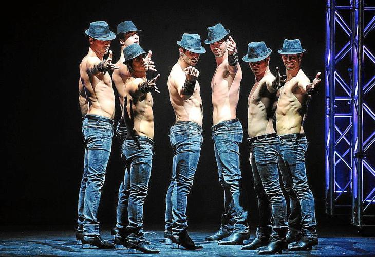 VIAJANDO POR LA HISTORIA