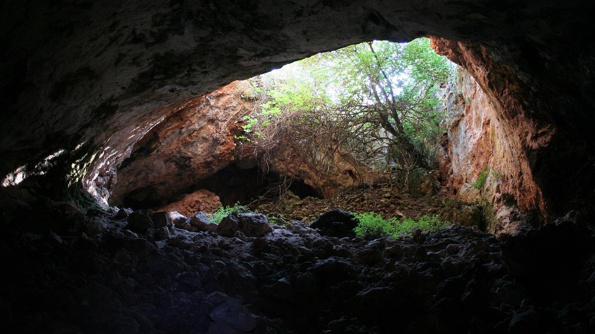 LA CUEVA DE LOS MÁRMOLES DE PRIEGO ARROJA LUZ SOBRE LOS RITUALES FUNERARIOS DEL NEOLÍTICO