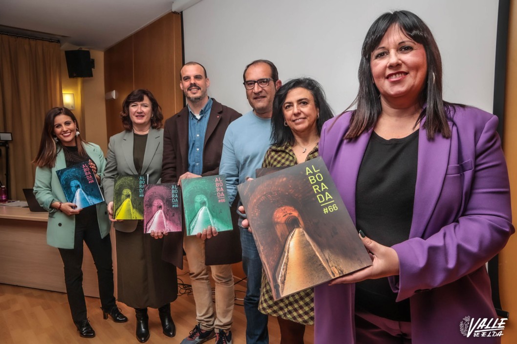 LA REVISTA ALBORADA CUENTA CON CINCO PORTADAS DIFERENTES Y MÁS DE 30 ARTÍCULOS