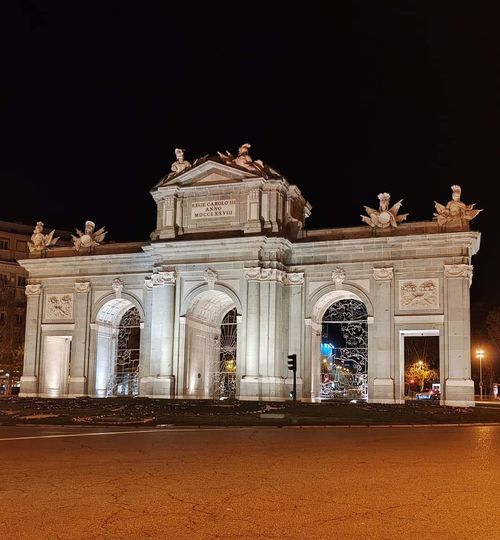LA PUERTA DE ALCALÁ