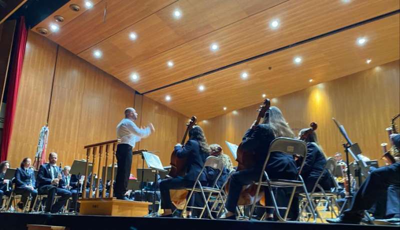 CASINOS: LA UNIÓN MUSICAL CASINENSE, FELICITA LA NAVIDAD