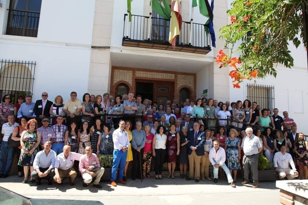 EN EL 60 ANIVERSARIO DEL COLEGIO «SANTIAGO APÓSTOL» DE VALDEPEÑAS DE JAÉN.
