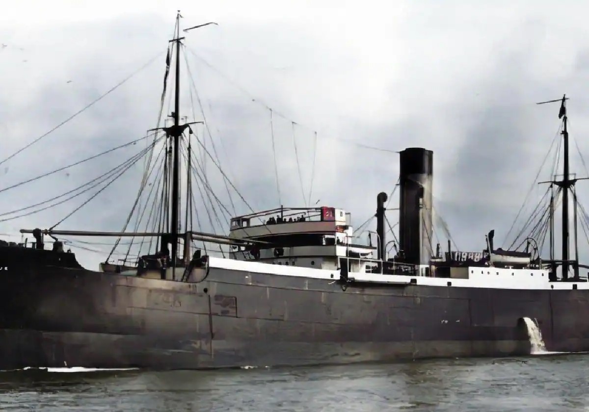 FOTOHISTORIA DE CARTAGENA. FRANCO Y EL AMARGO HUNDIMIENTO DEL BARCO ‘CASTILLO OLITE’