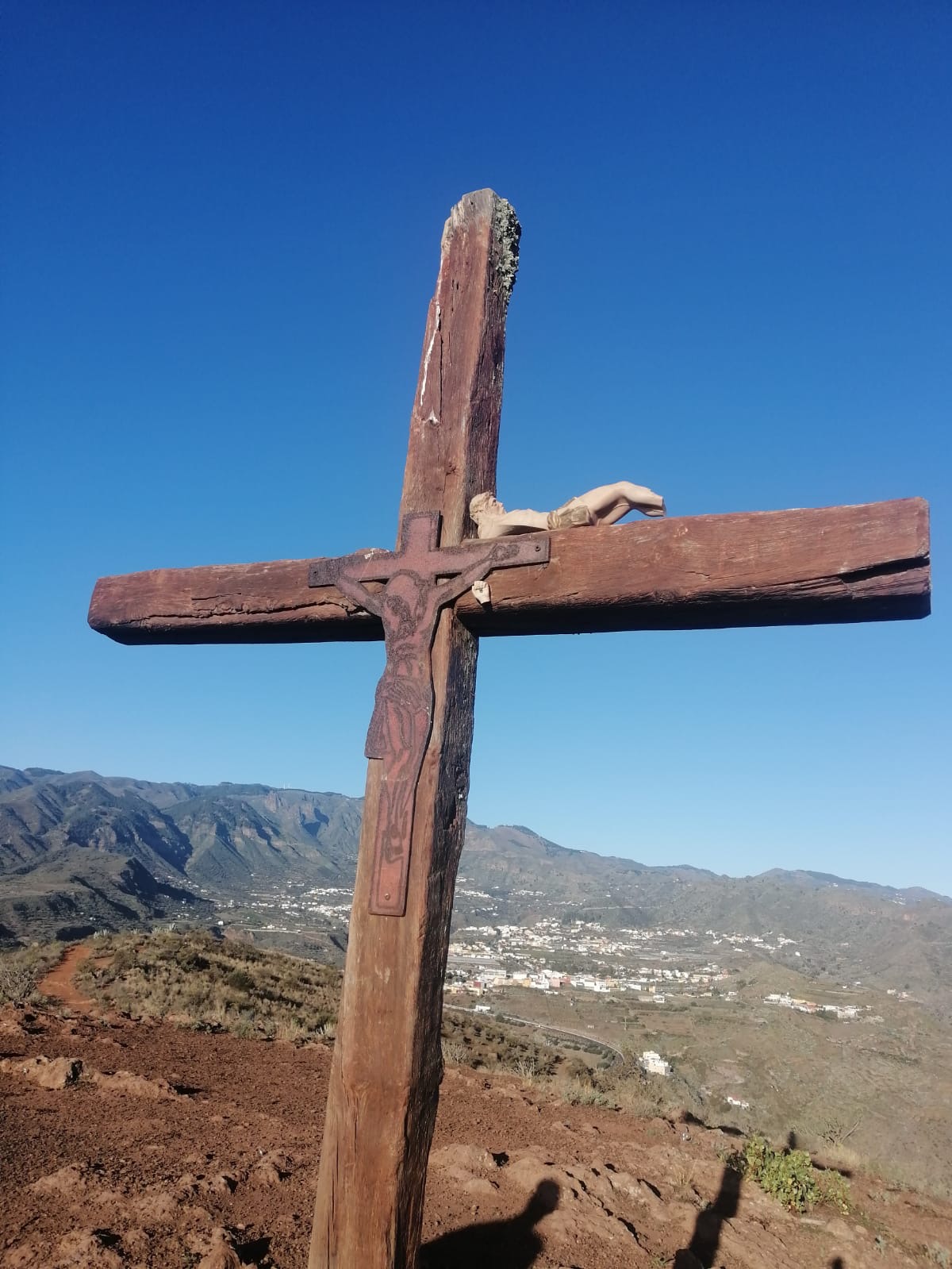 EL CRONISTA DE TELDE PIDE LA RESTAURACIÓN URGENTE DE LA CRUZ DEL SIGLO