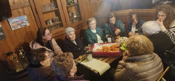 LES MUYERES DE «LA RECETA» REMEMORAN LA FIESTA DE PASCUA,