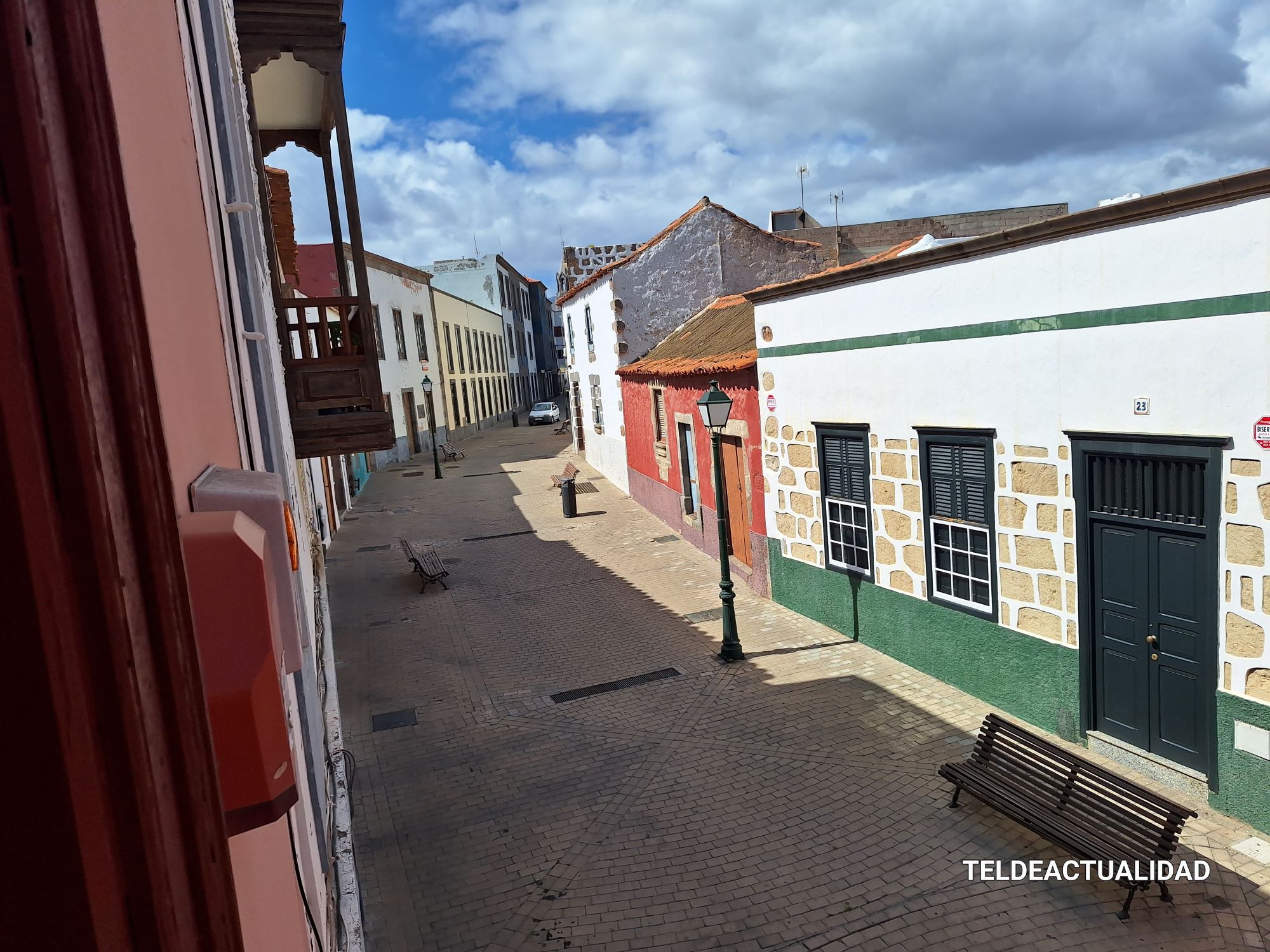 CAMINANDO HACIA LA DESMEMORIA (LXIX) VALORES HISTÓRICOS DE LA CARPINTERÍA DE EXTERIORES