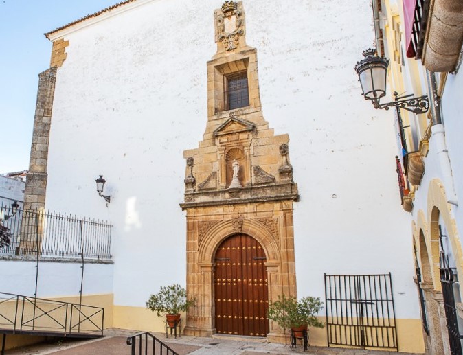 IGLESIA DE SANTO DOMINGO DE CÁCERES