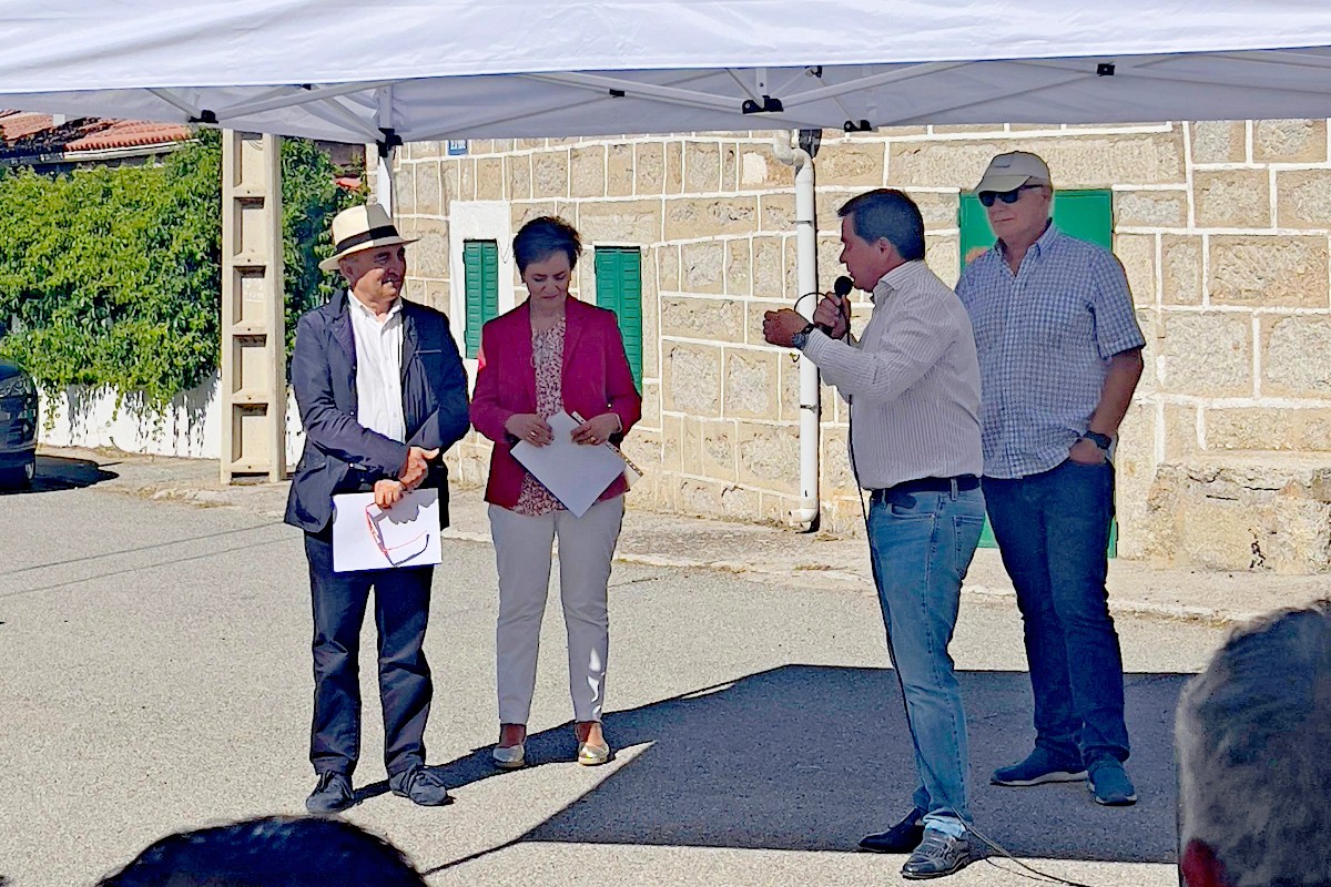 ROBLEDILLO CELEBRA CON ÉXITO EL III DÍA DEL PAN EN SU HORNO COMUNITARIO