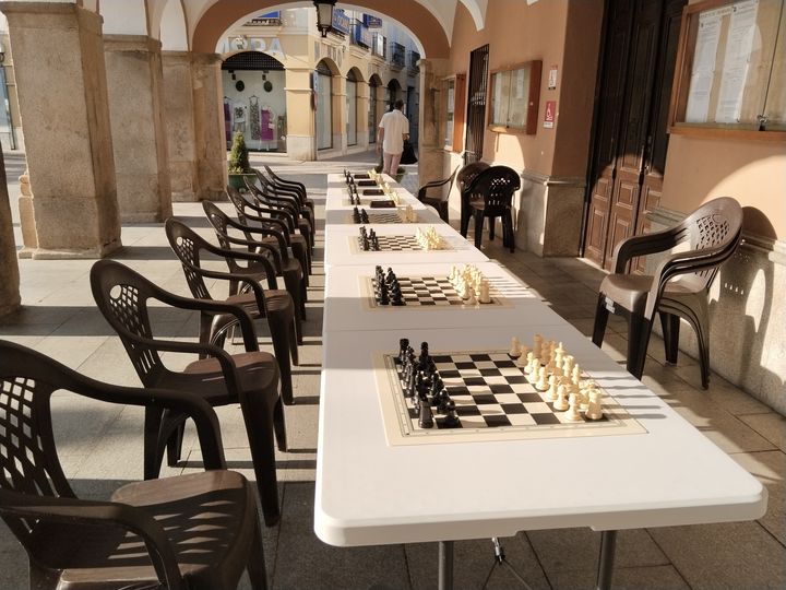 AJEDREZ EN MONTIJO DESDE LA MEMORIA.