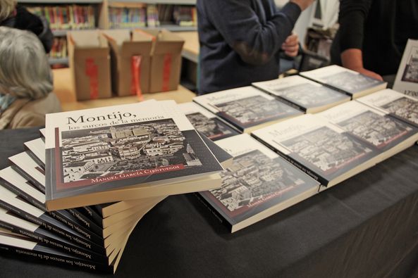 ESTE VERANO LECTURA COSTUMBRISTA PARA LOS PAISANOS QUE NOS VISITAN.