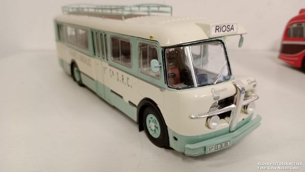 EL AUTOBÚS Nº 14 DE LA EMPRESA ÁLVAREZ GONZÁLEZ y CÍA S.R:C.