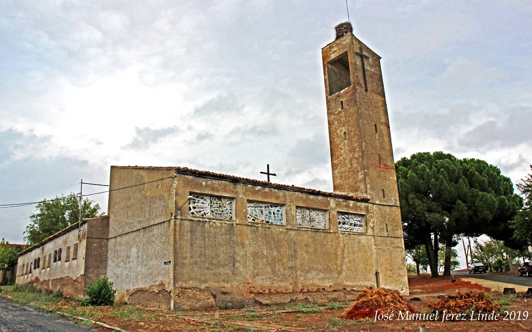 A PROPOSITO DE UNA RECIENTE IMAGEN DE PAJARES DE LA RIVERA (RIOLOBOS-CÁCERES).