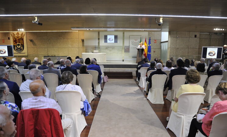 ASAMBLEA EXTREMADURA VALORA LABOR DE LOS CRONISTAS OFICIALES COMO CUSTODIOS DE LA MEMORIA