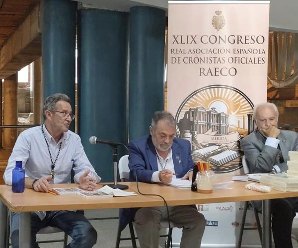 PRESENTADO EL LIBRO EL PATRIMONIO DE MALANQUILLA EN EL CONGRESO NACIONAL DE CRONISTAS OFICIALES.