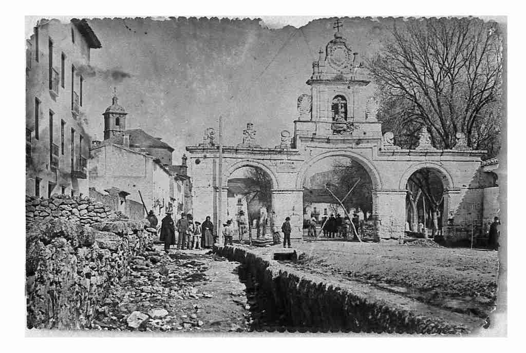LOS ARCOS DE ALCALÁ LA REAL, NOTICIA DE SU DERRUMBE