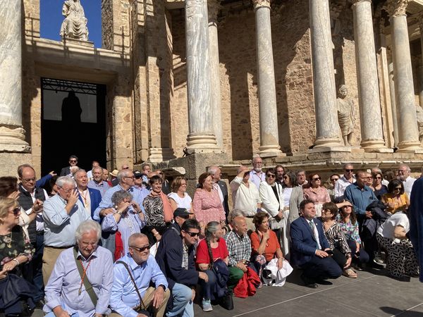 PRIEGO EN EL CONGRESO DE LA REAL ASOCIACION ESPAÑOLA DE CRONISTAS OFICIALES.