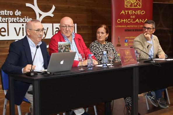 CRÓNICA: PRESENTACIÓN DEL LIBRO «CHICLANA DESDE LOS INICIOS DE LA GUERRA DE LA INDEPENDENCIA HASTA LA OCUPACIÓN, CRÓNICA MUNICIPAL 1808-1810»