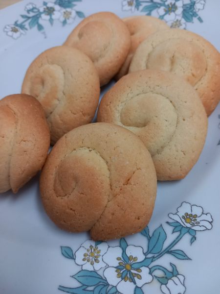 LES HISTORIES DE FIDALGO-MARAÑUELES Y MARAÑUELINES : UN TEMA PARA DISCUTIR.-