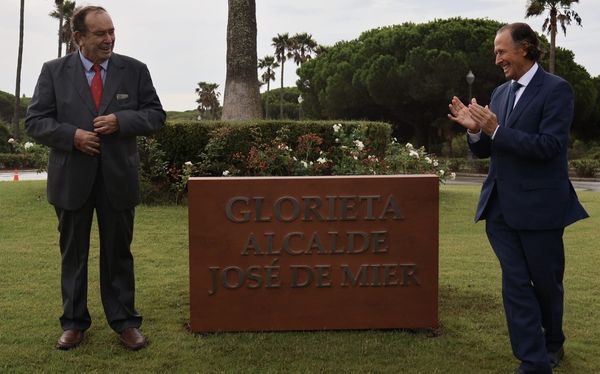 CRÓNICA DESCUBRIMIENTO E INAUGURACIÓN DE LA GLORIETA, «ALCALDE, JOSÉ DE MIER».