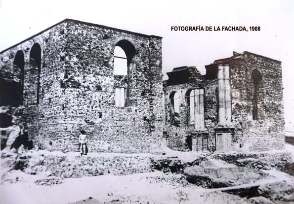 LAS RUINAS DE UNA ANTIGUA IGLESIA DEBAJO DEL SAGRADO CORAZÓN.