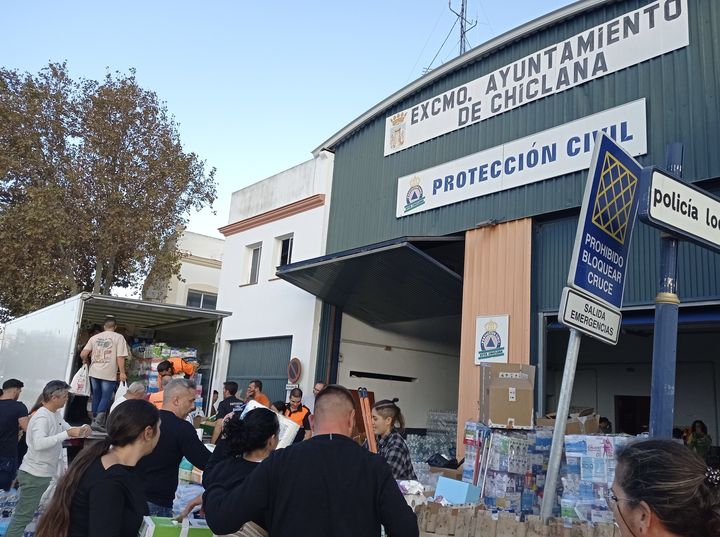 CRÓNICA: LA CIUDADANÍA CHICLANERA SE SOLIDARIZA CON VALENCIA