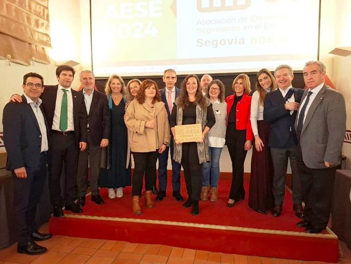 SALUDO FUENTEPIÑELANO-SACRAMENIANO 4100.. FELICITAR A NUESTRAS PAISANAS COMUNIEGAS