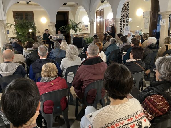 “LA BALLESTA DE PAPEL”, PURA POESIA.