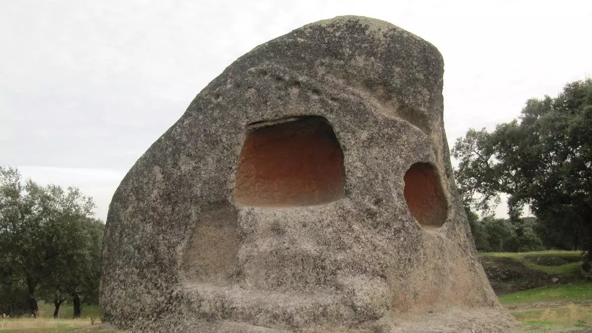 ENIGMAS DE LA HISTORIA DE EXTREMADURA (III) / MÁS EXTREMADURA, LA PEÑA BURACA O CANCHALES CON OJOS