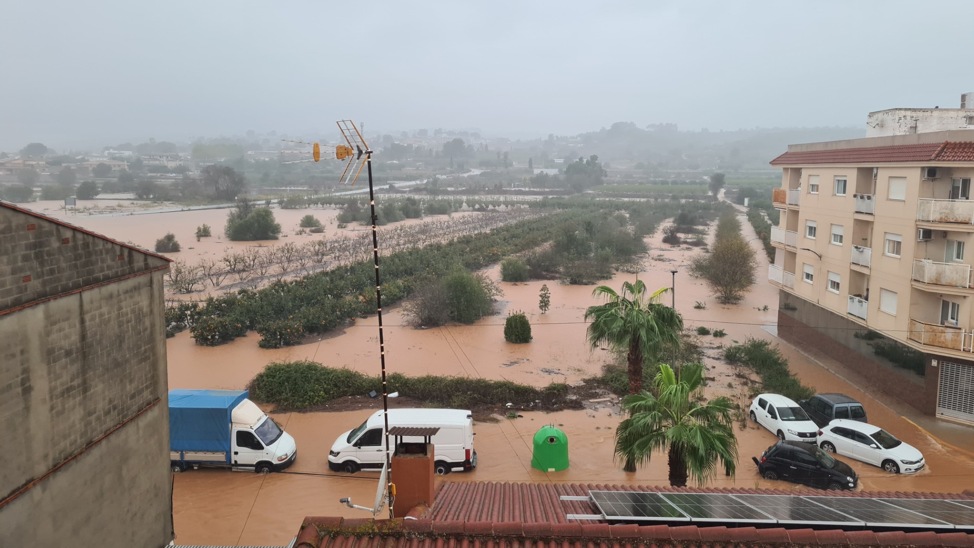 ¡¡¡AGUA, PIEDRA, BARRO Y HASTA UN HURACÁN!!. 29 DE OCTUBRE, UN DESASTRE INESPERADO.
