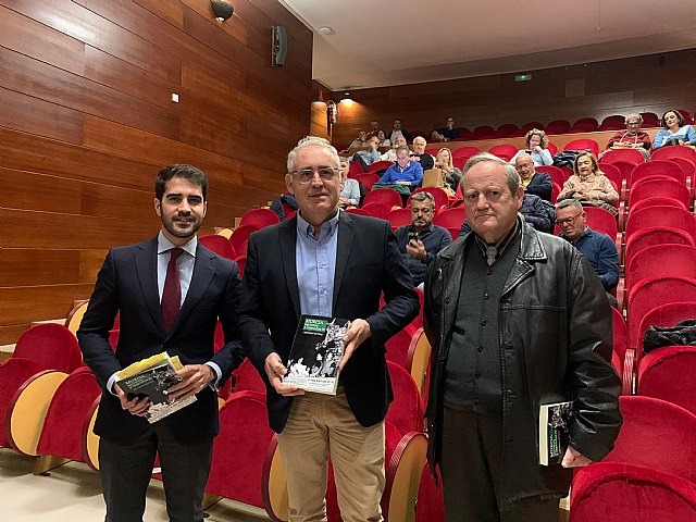 PRESENTACIÓN DEL LIBRO ‘MURCIA, SECRETOS Y LEYENDAS»