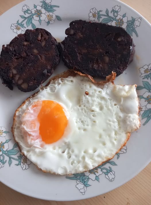 LES HISTORIES DE FIDALGO. PANTRUCU Y HUEVU FRITU PA UN «DÍA DE INOCENTES».