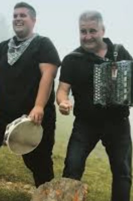 LES HISTORIES DE FIDALGO.. BEBE DE LA BOTA Y NO PIERDAS NI GOTA.