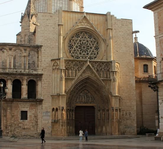 ¿PLANES DE VISITAR VALENCIA?