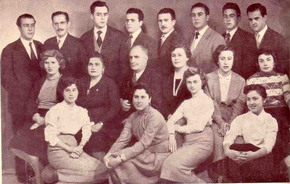 LAS COMPAÑÍAS DE AFICIONADOS: SOSTÉN ECONÓMICO DE LA COFRADÍA DE LA CRUZ