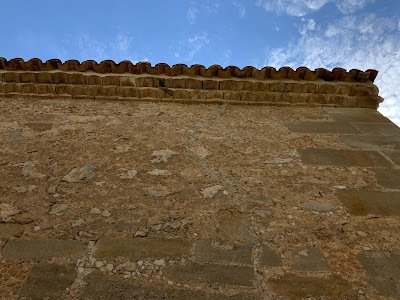 LOS ALEROS DE LA IGLESIA DE CARACENILLA (CUENCA)
