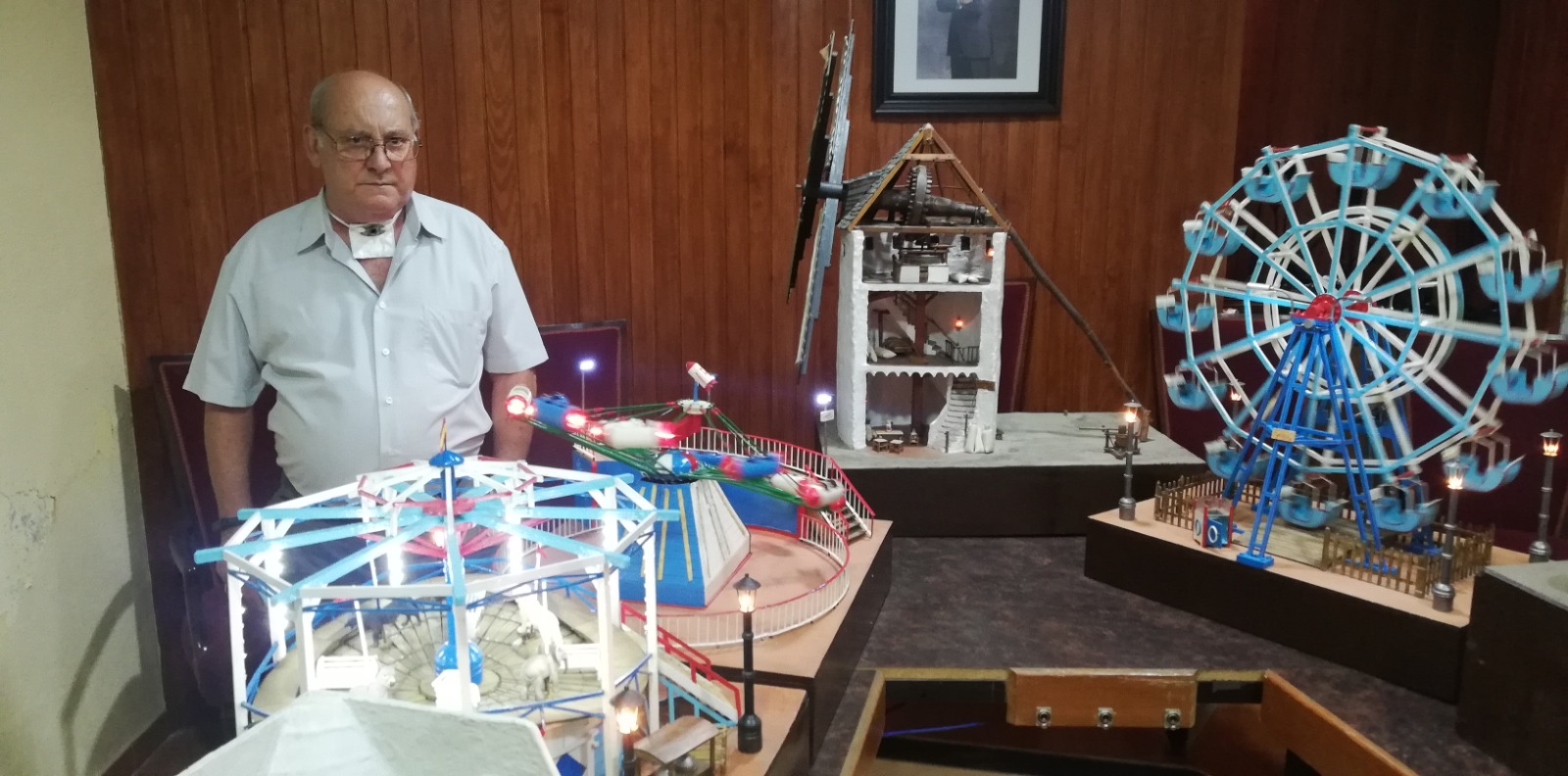 PEDRO GUIJARRO, NAZARENO, NOS DEJA LA VIDA EN SUS MAQUETAS