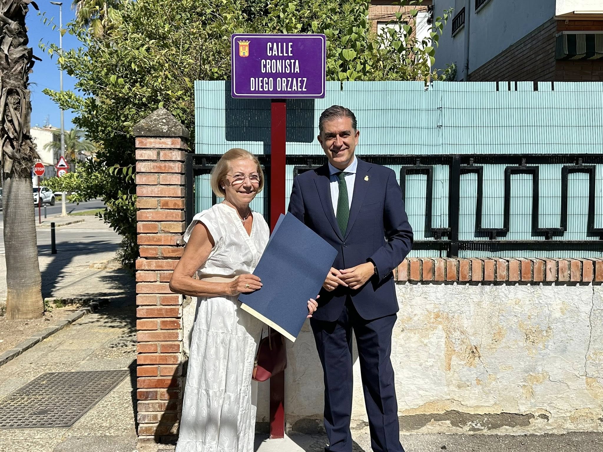 HOMENAJE A DIEGO ORZÁEZ