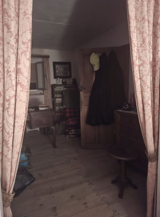 CRÓNICAS DEL PILDE… ABD ALLAH Y ALCOBA DE LA TORRE. EL CRONISTA SE DESTIERRA VOLUNTARIAMENTE.