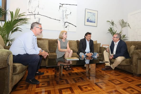 LIBRO DE LA CRONISTA OFICIAL DE MUTXAMEL ASUNCIÓ BROTONS SOBRE EL CENTENARIO DE LA COMPARSA ELS PACOS