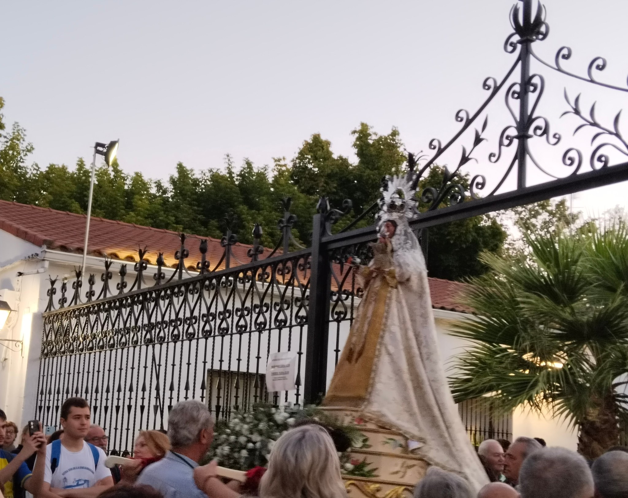 BAJO EL NOMBRE FELIZ DE BARBAÑO.