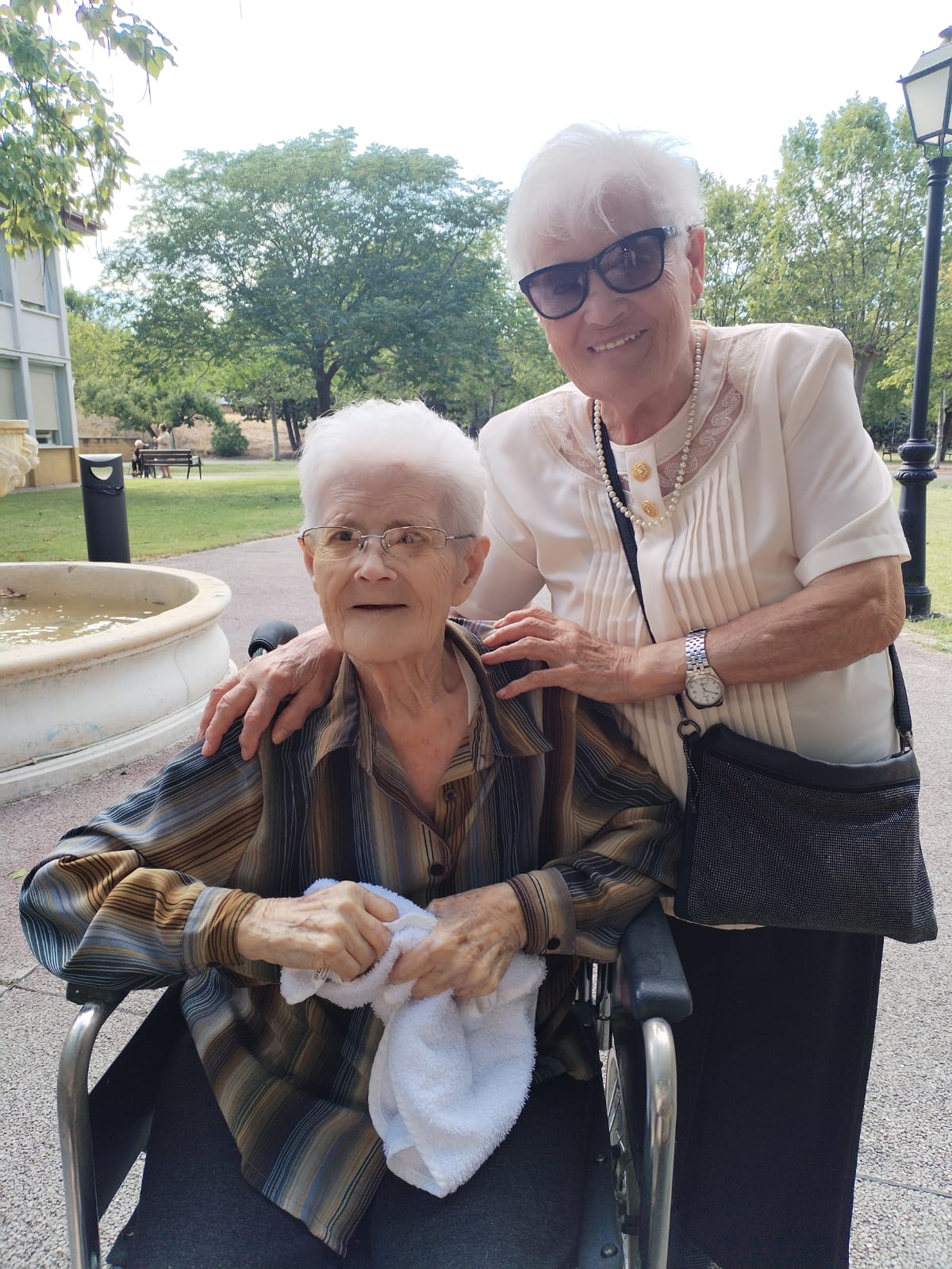 SALUDO FUENTEPIÑELANO: 4414. UN 29 DE AGOSTO DE 1923 NACÍA EN FUENTEPIÑEL ROSA GALINDO DE FRUTOS,