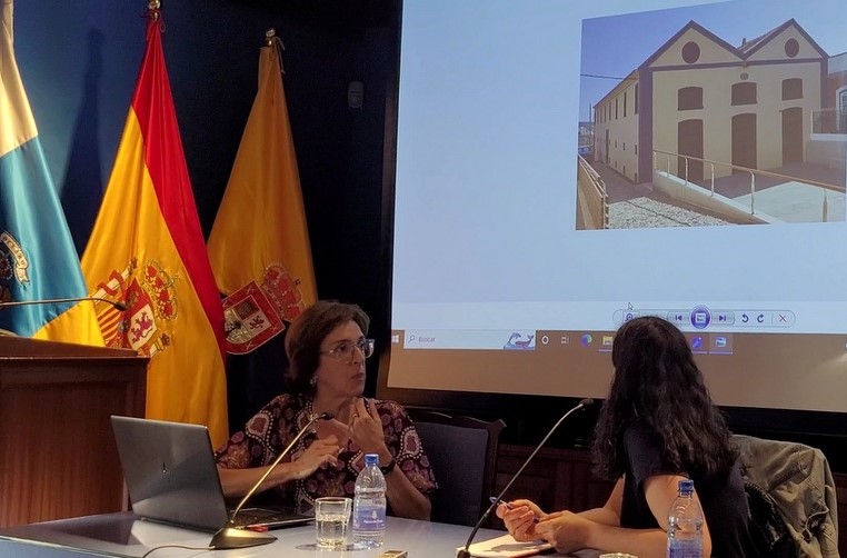 LA DOCTORA AMARA FLORIDO DEFIENDE EN TELDE LA CONSERVACIÓN DEL PATRIMONIO INDUSTRIAL CANARIO