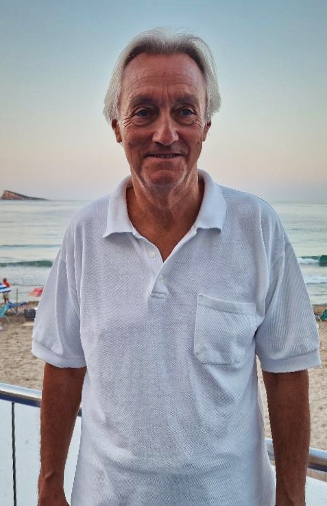 “ENCUENTROS BAJO LA SOMBRILLA”: CON MARC VÌCTOR: UN BELGA ENTRE BURGOS Y BENIDORM.