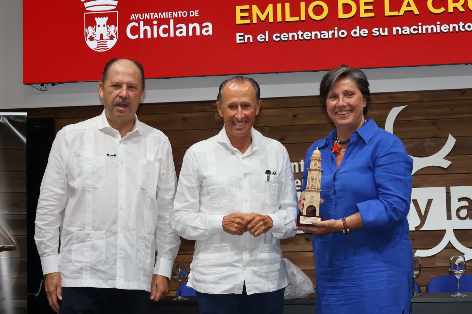 EL AYUNTAMIENTO DE CHICLANA RINDE HOMENAJE A EMILIO DE LA CRUZ HERMOSILLA