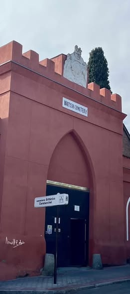 EL CEMENTERIO BRITÁNICO Y MIS PASEOS POR CARABANCHEL.