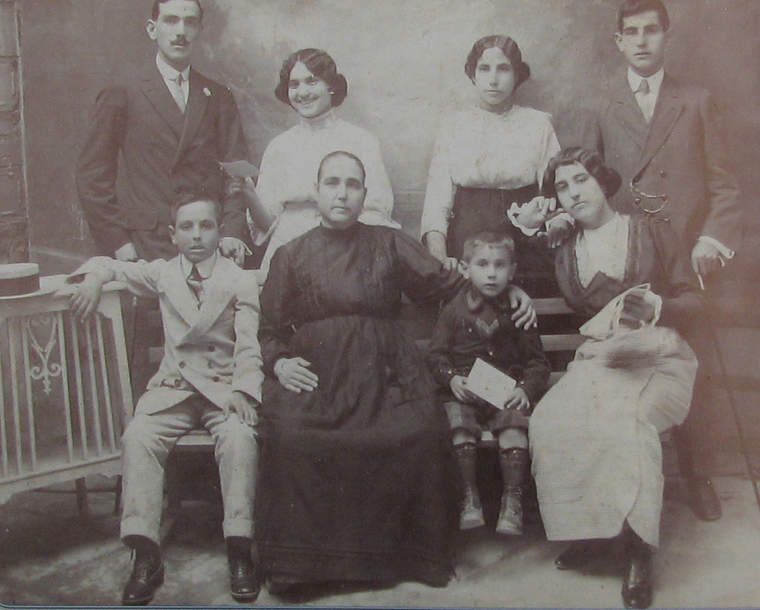 FAMILIAS DE PETRER DE HACE UN SIGLO