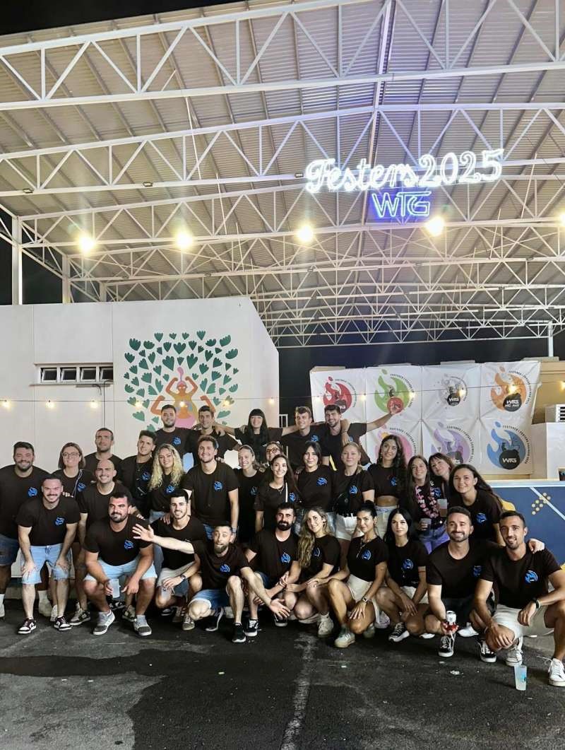 CASINOS, LES FESTERES I FESTERS RINDEN SU TRIBUTO AL PUEBLO